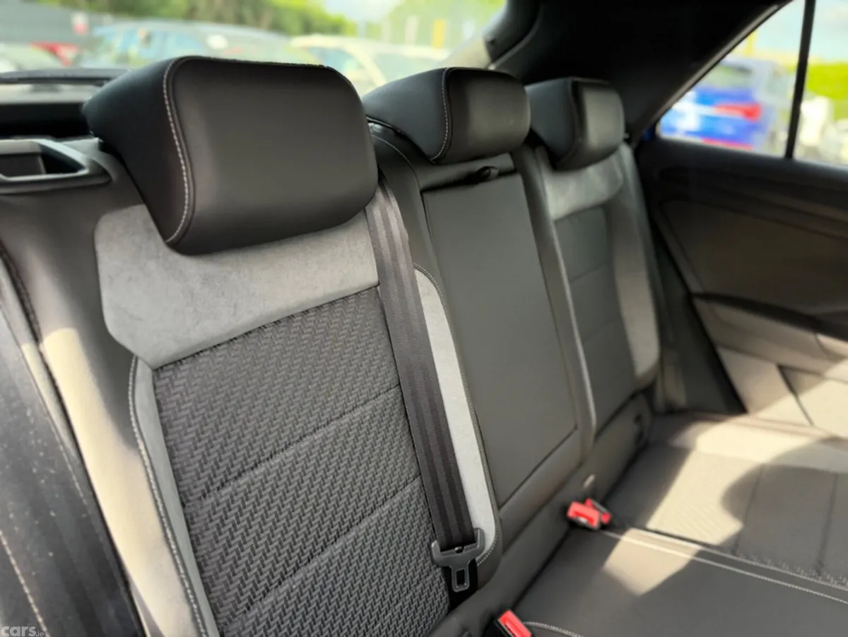 Volkswagen T-Roc SUV, Diesel, 2021, Blue