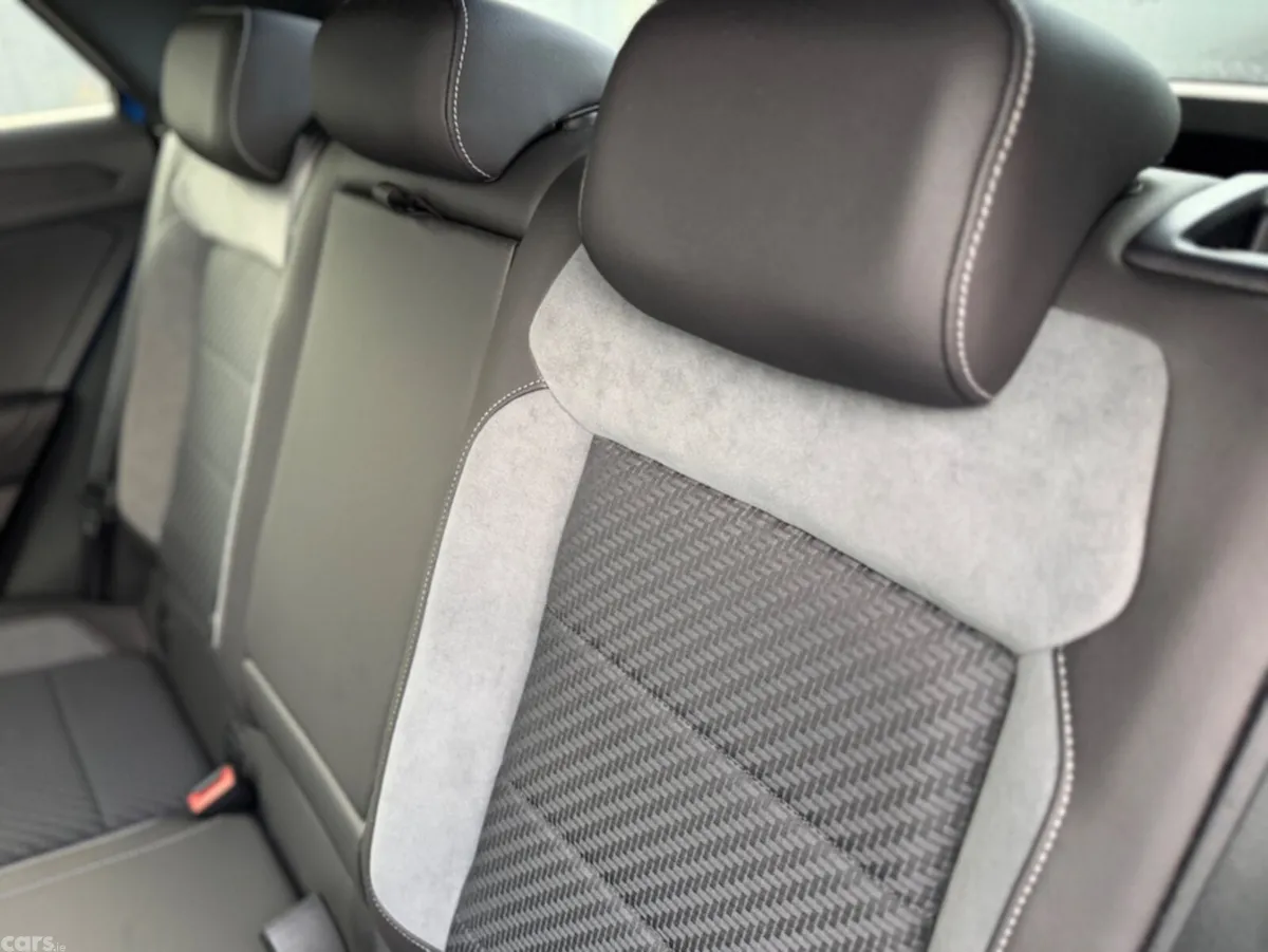 Volkswagen T-Roc SUV, Diesel, 2021, Blue
