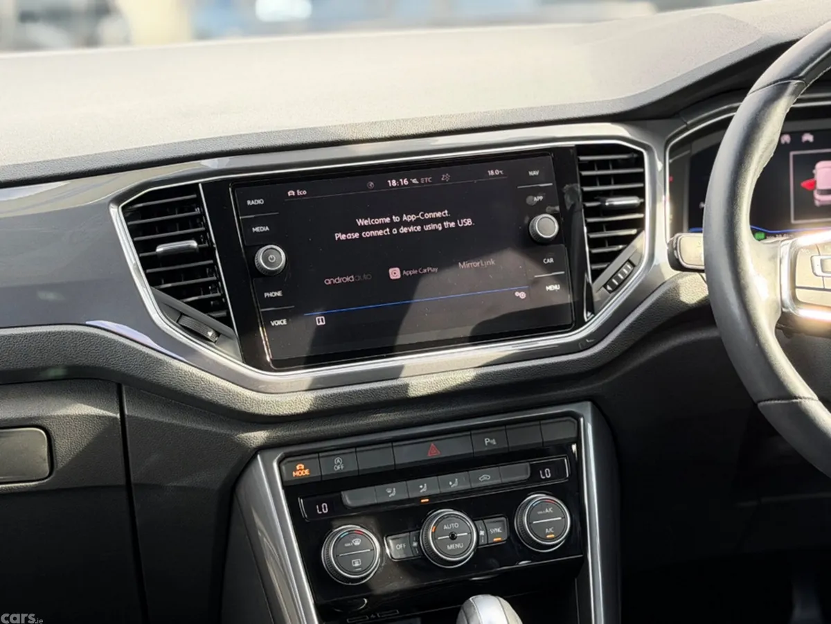 Volkswagen T-Roc SUV, Diesel, 2021, Blue