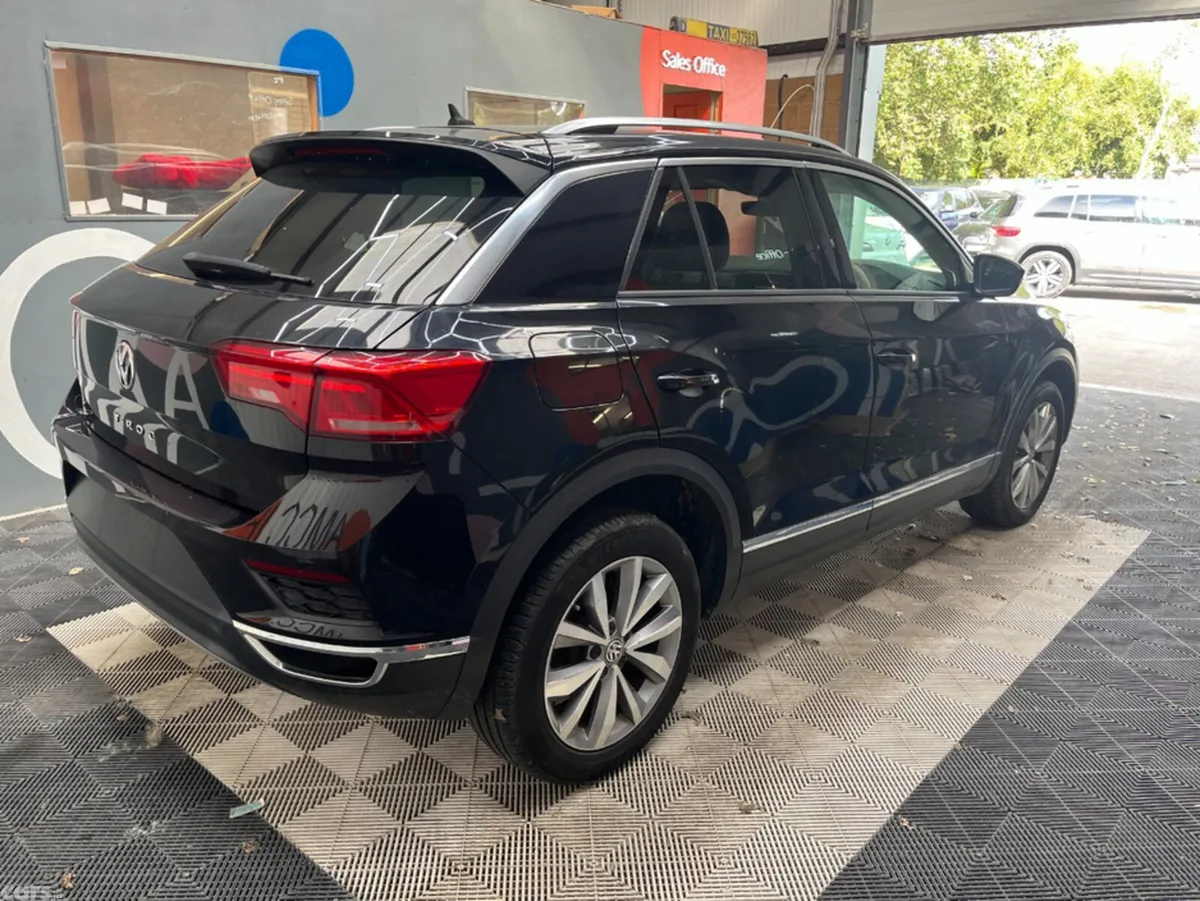 Volkswagen T-Roc SUV, Diesel, 2020, Black