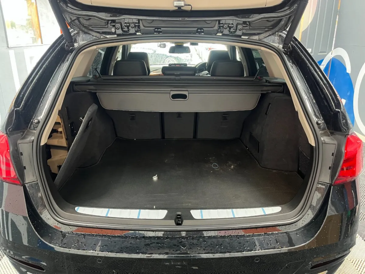 BMW 3-Series Estate, Diesel, 2019, Black