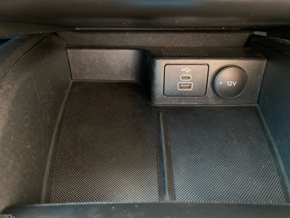 Ford Focus Hatchback, Petrol, 2022, Red