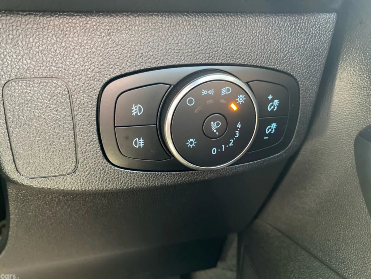 Ford Focus Hatchback, Petrol, 2022, Red