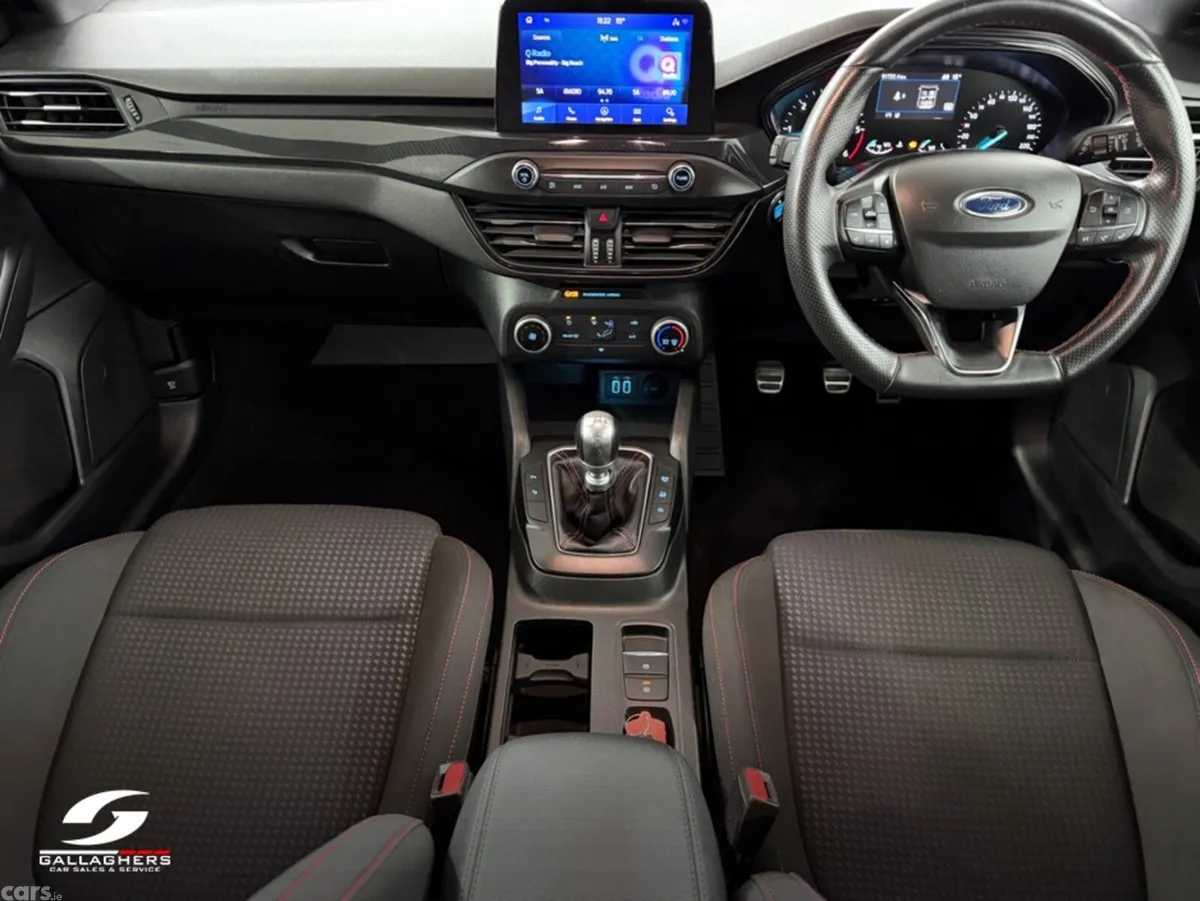 Ford Focus Hatchback, Diesel, 2022, Grey