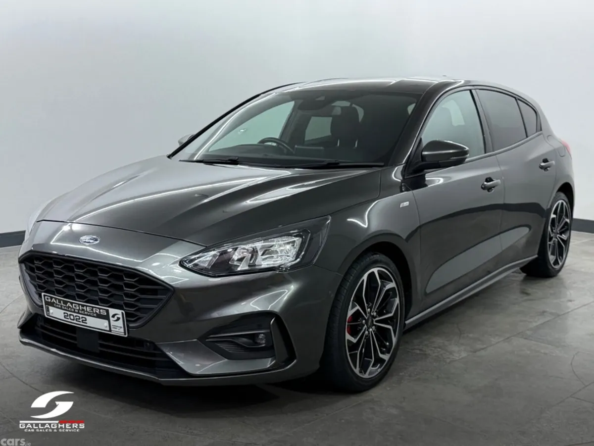 Ford Focus Hatchback, Diesel, 2022, Grey