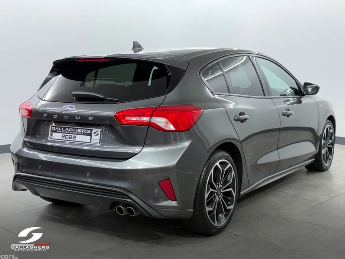 Ford Focus Hatchback, Diesel, 2022, Grey