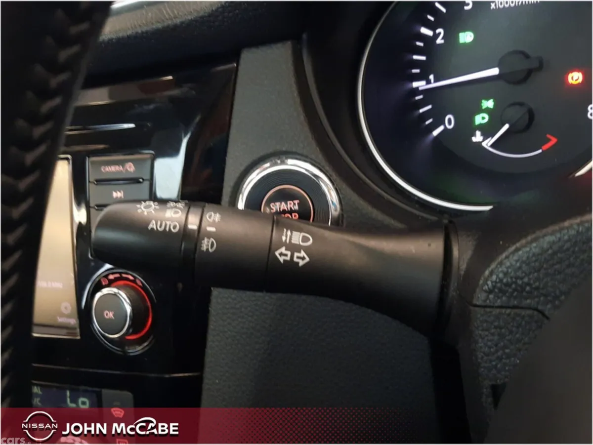 Nissan Qashqai MPV, Petrol, 2020, Red