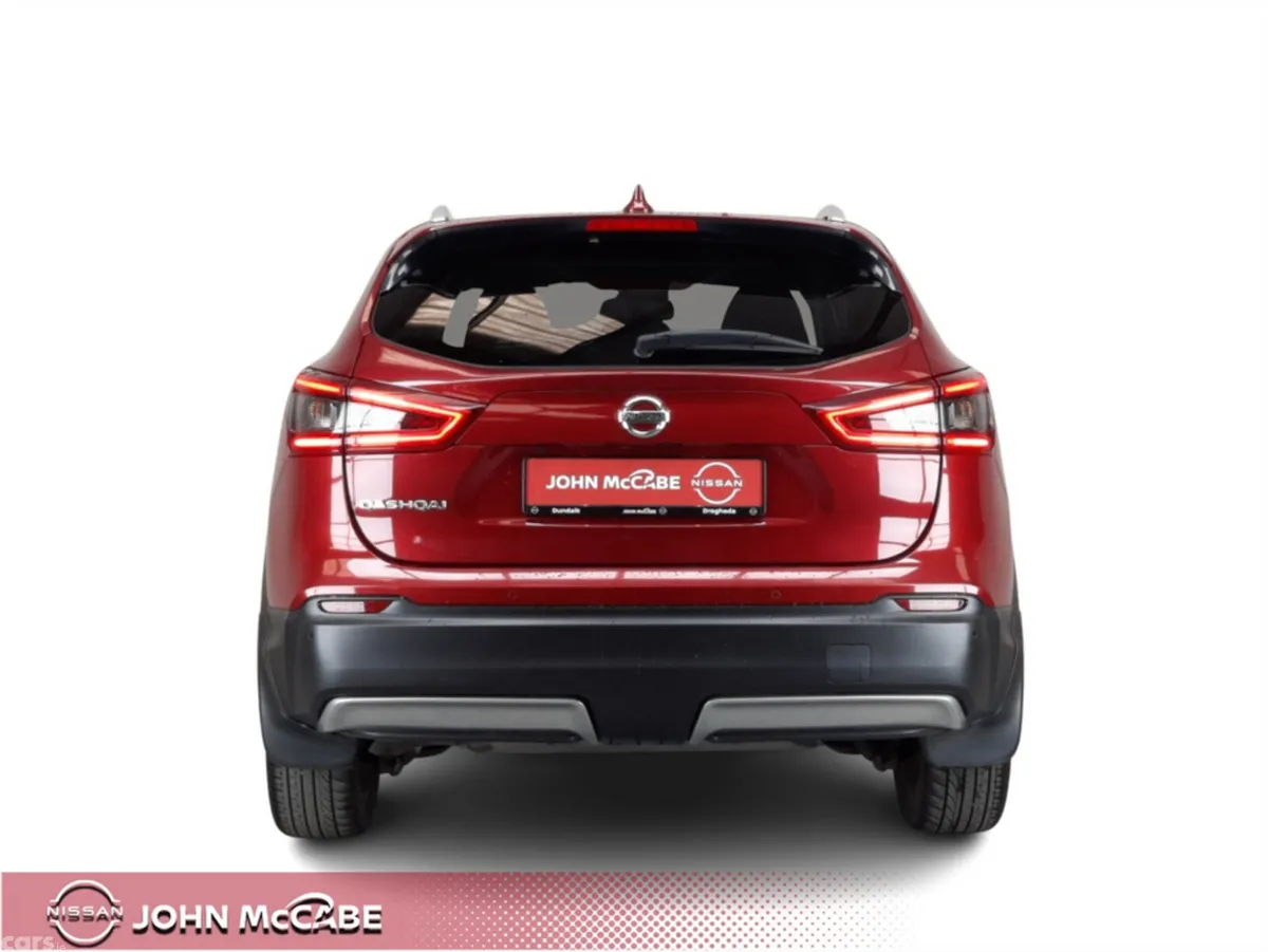 Nissan Qashqai MPV, Petrol, 2020, Red