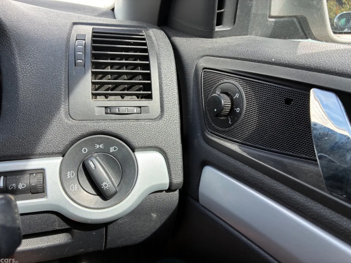 Skoda Octavia Hatchback, Petrol, 2009, Beige