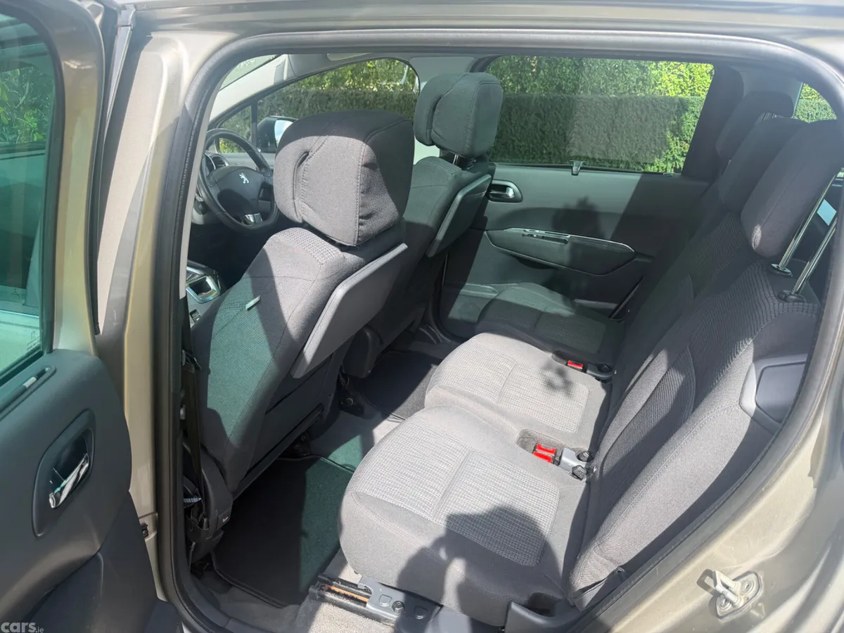 Peugeot 5008 MPV, Diesel, 2013, Grey