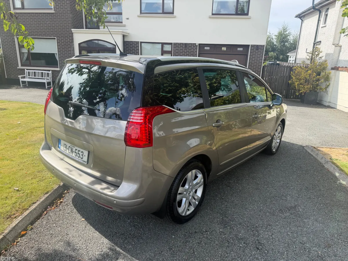 Peugeot 5008 MPV, Diesel, 2013, Grey