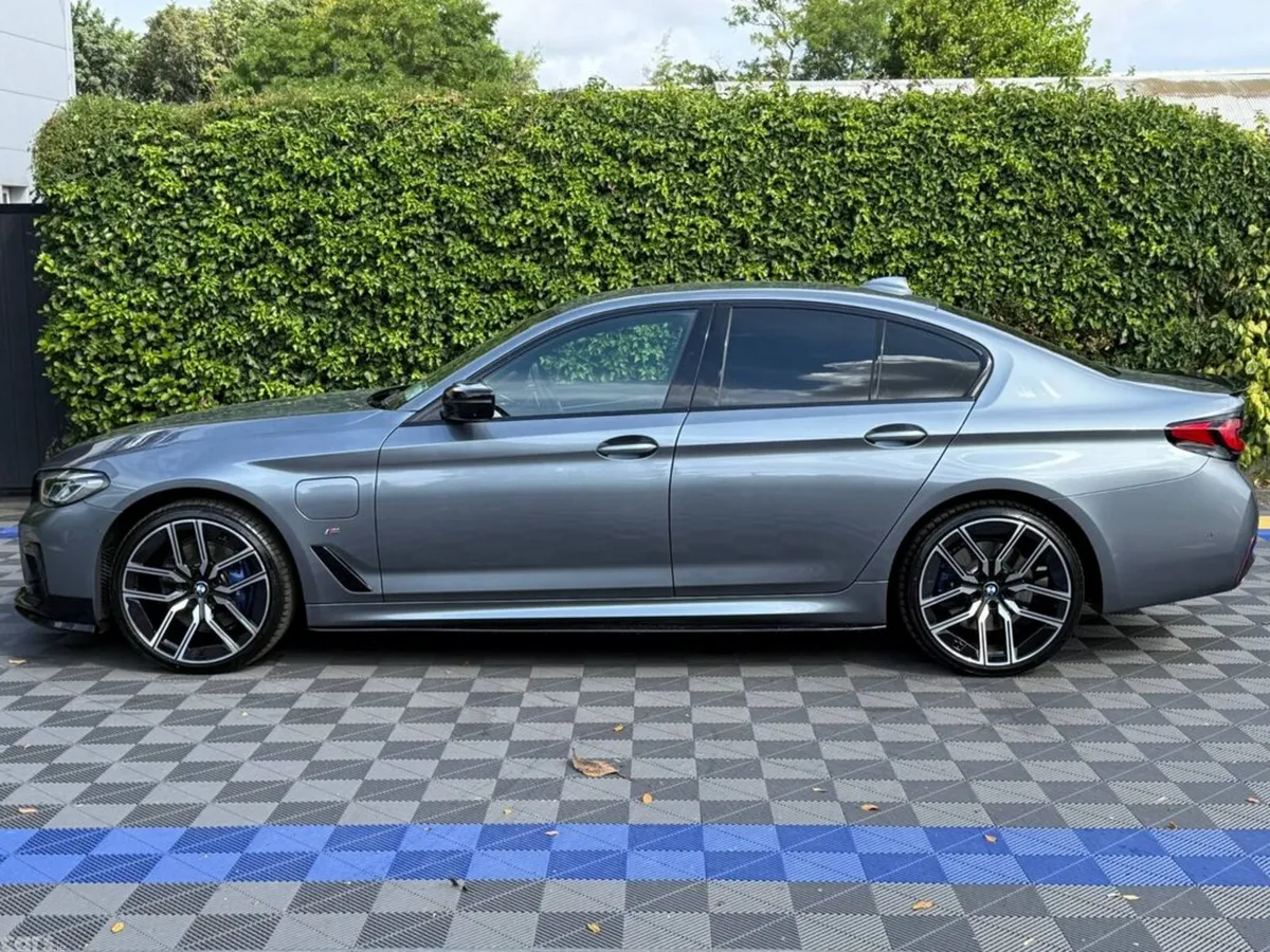 BMW 5-Series Saloon, Petrol Plug-in Hybrid, 2021, Grey