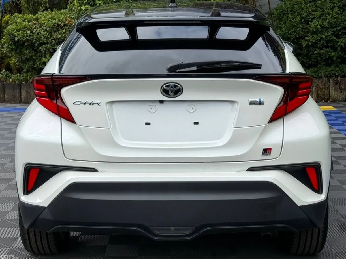 Toyota C-HR SUV, Petrol Hybrid, 2020, White