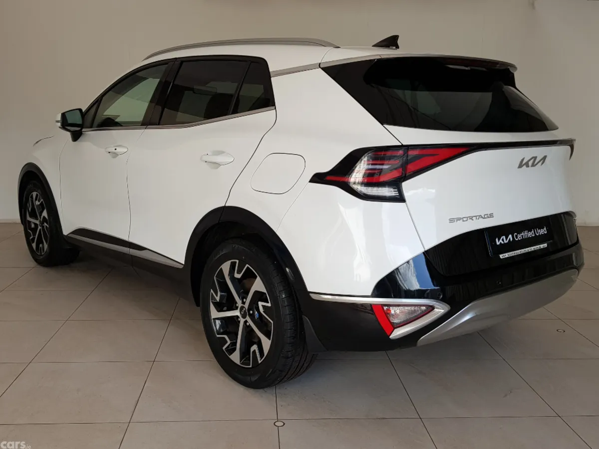 Kia Sportage MPV, Diesel, 2023, White