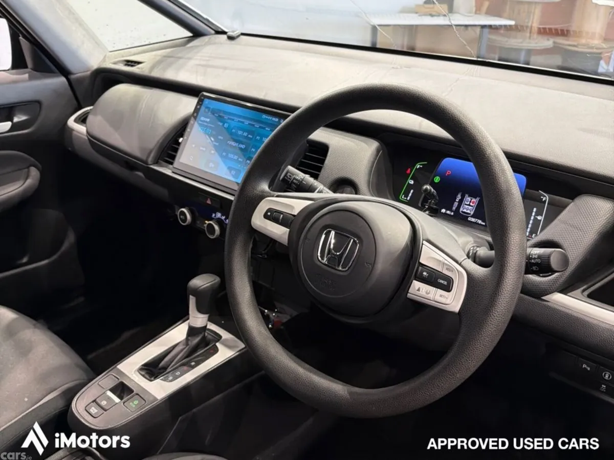 Honda Fit Hatchback, Petrol Hybrid, 2021, White