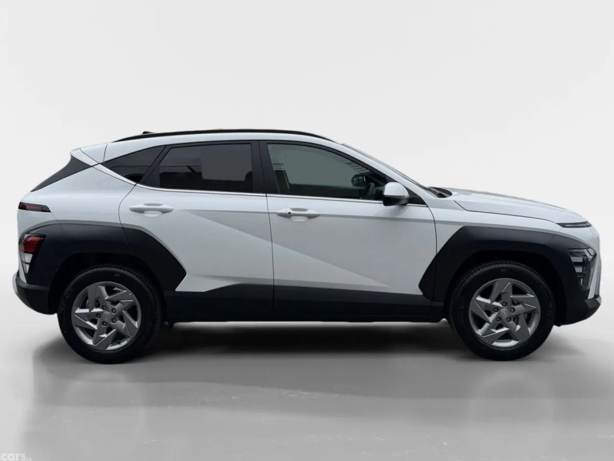 Hyundai KONA MPV, Petrol, 2026, White