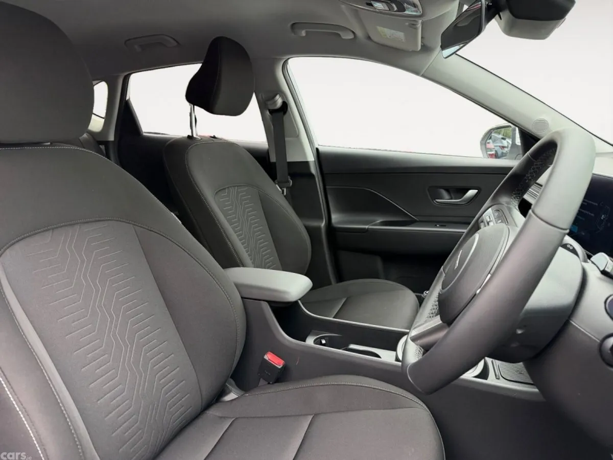 Hyundai KONA MPV, Petrol, 2026, White