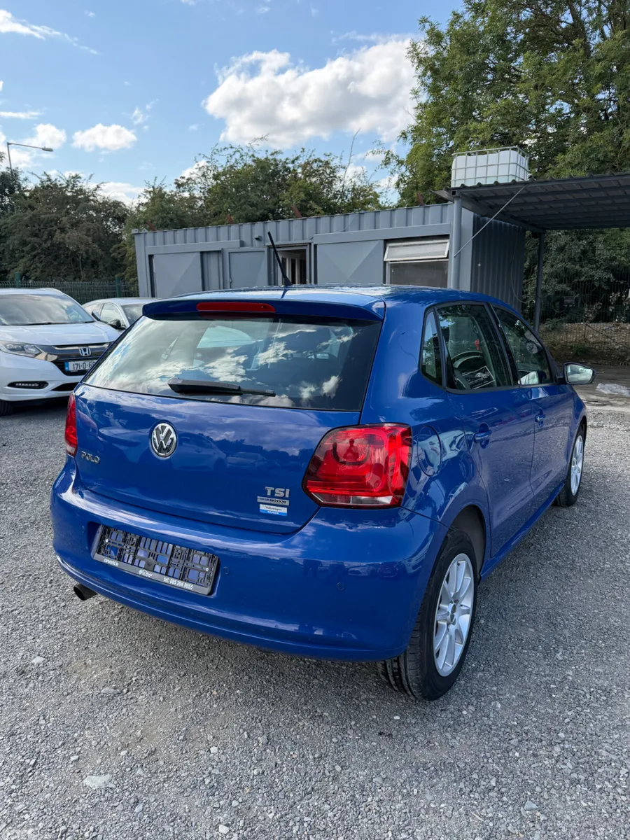 Volkswagen Polo Hatchback, Petrol, 2013, Blue