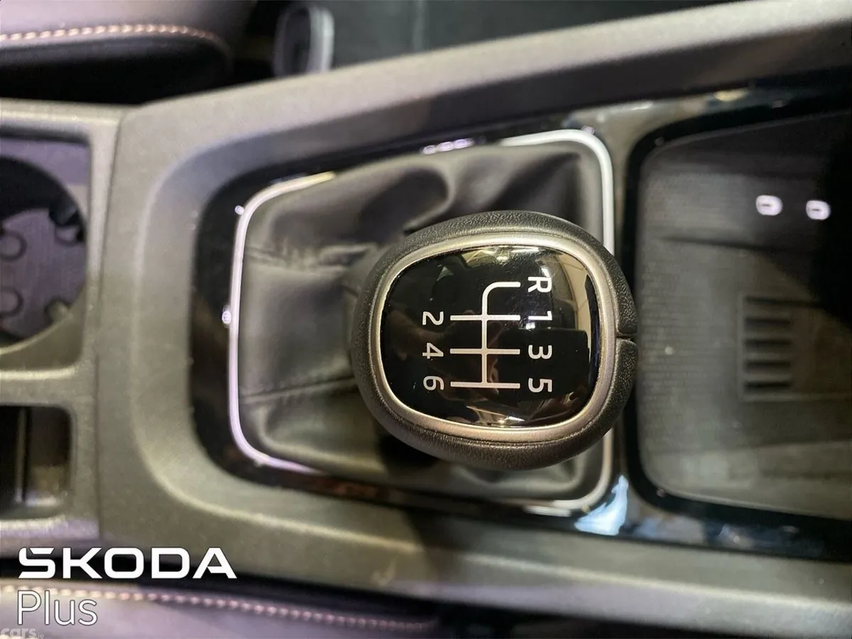 Skoda Octavia Saloon, Petrol, 2025, Black