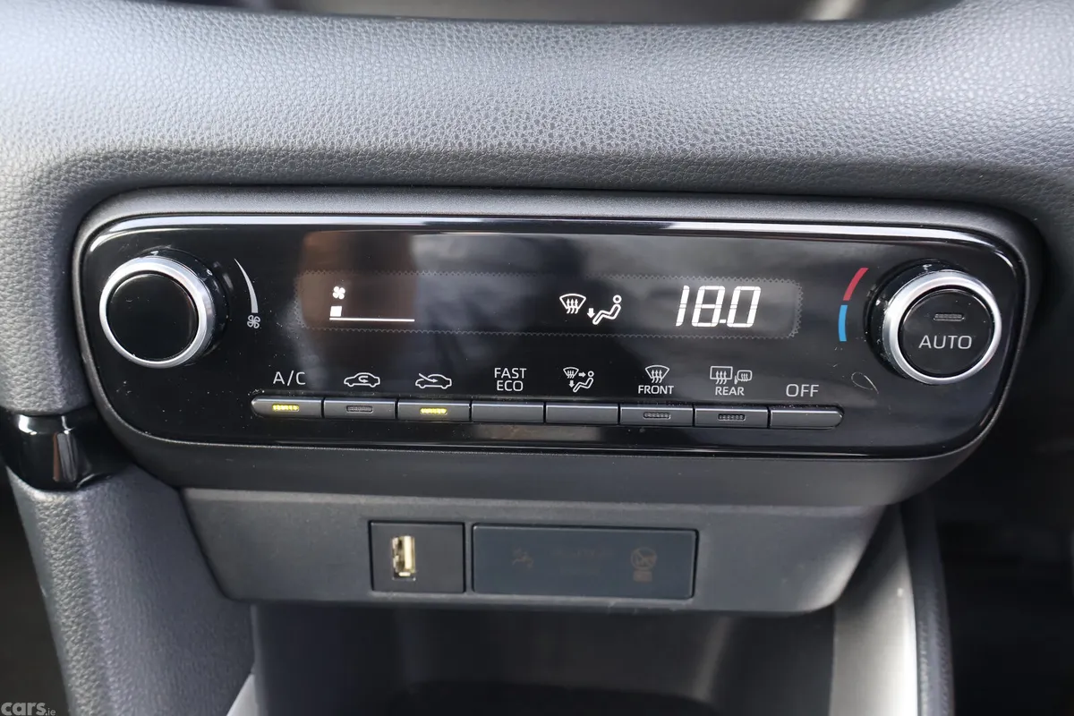 Toyota Yaris Hatchback, Petrol Hybrid, 2023, Black