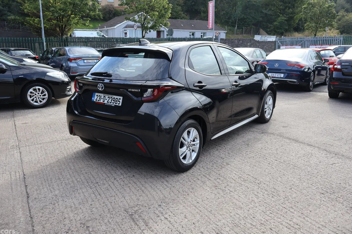 Toyota Yaris Hatchback, Petrol Hybrid, 2023, Black