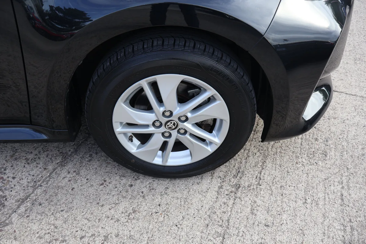 Toyota Yaris Hatchback, Petrol Hybrid, 2023, Black