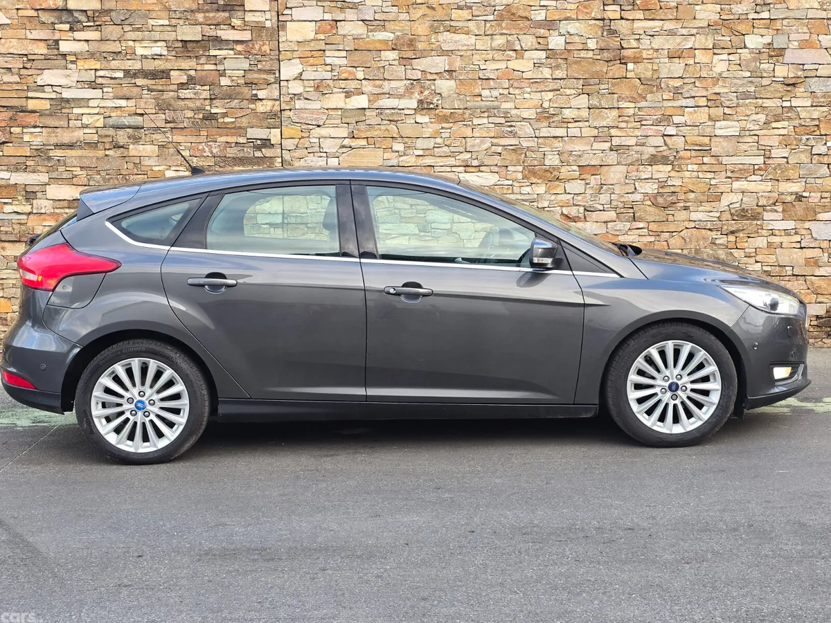 Ford Focus Hatchback, Diesel, 2016, Grey