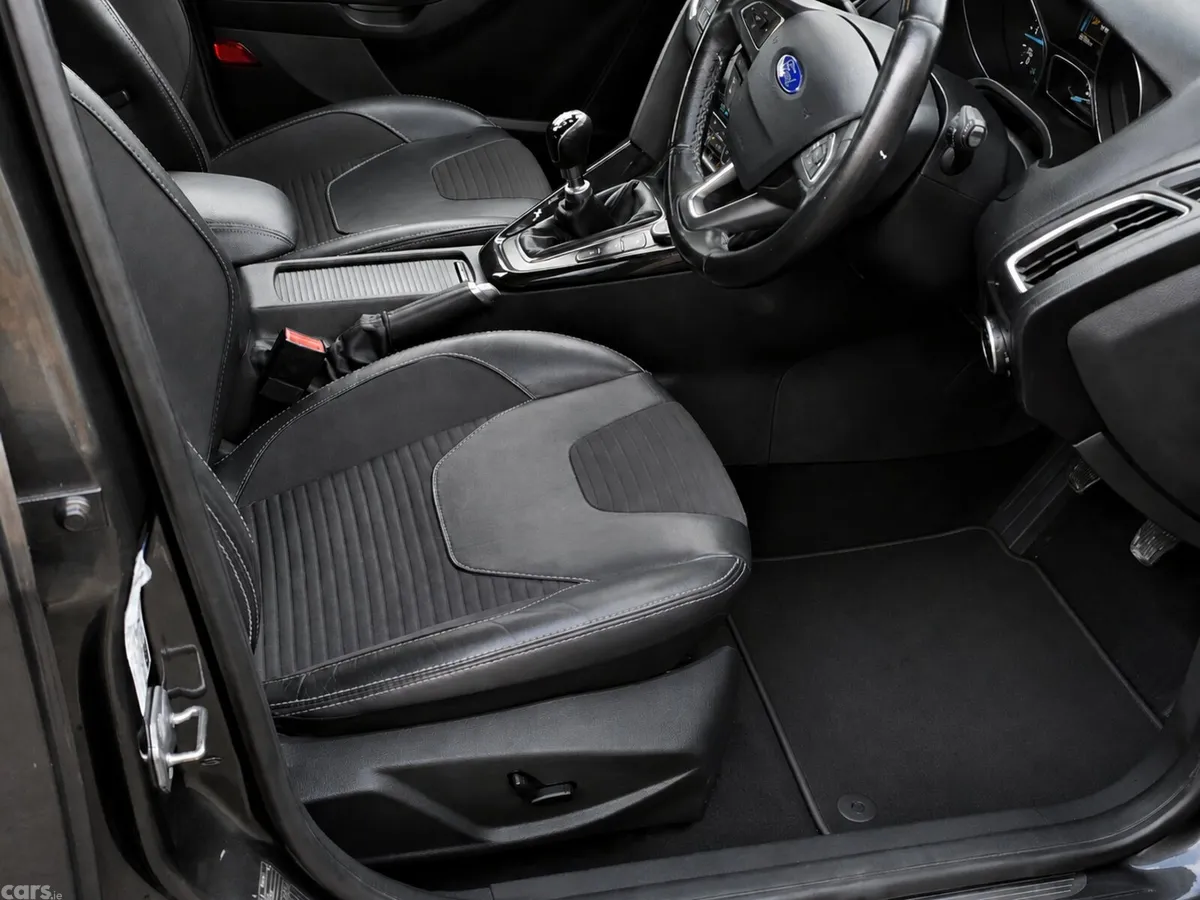 Ford Focus Hatchback, Diesel, 2016, Grey