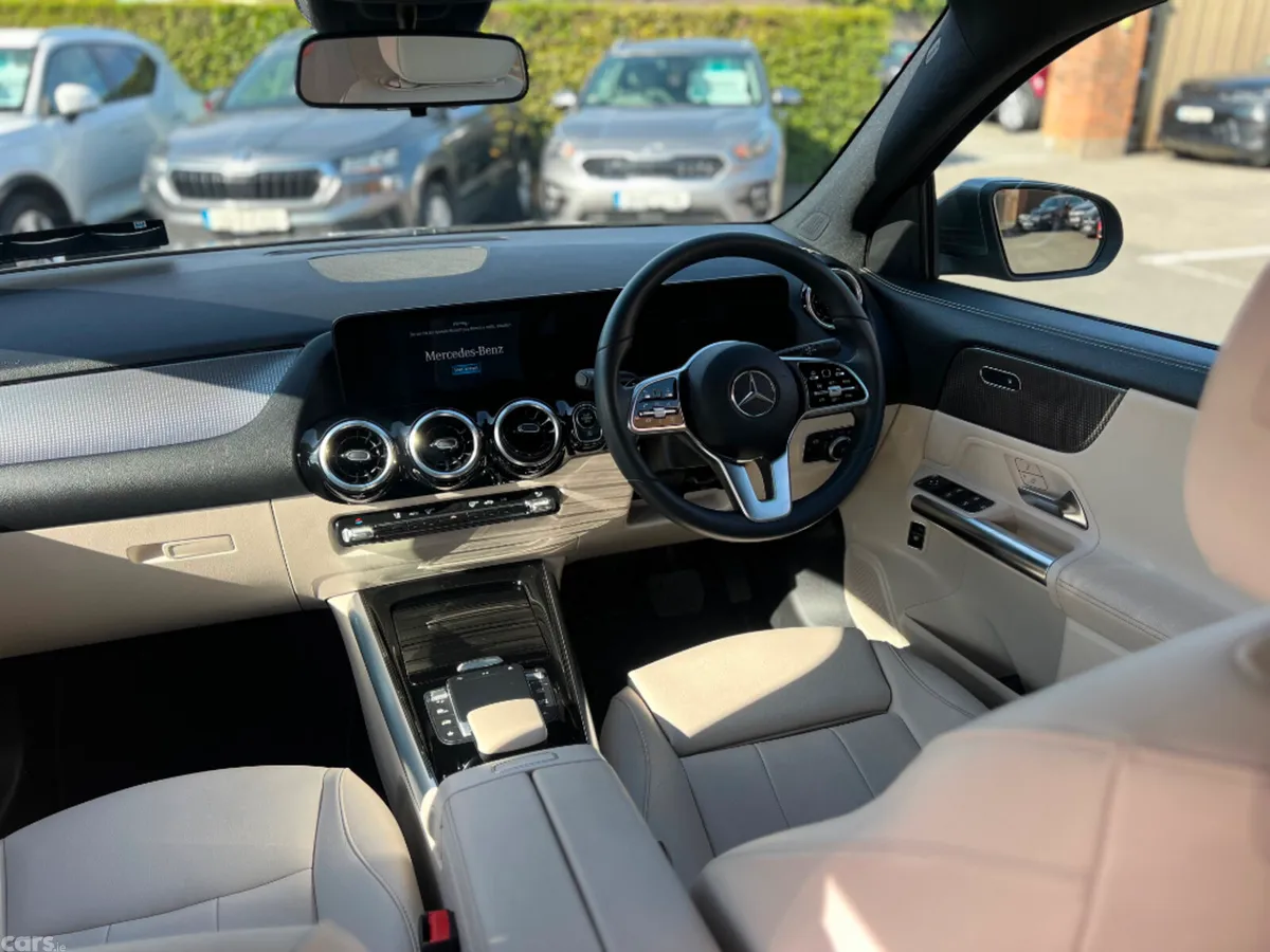 Mercedes-Benz GLA SUV, Petrol, 2023, Grey