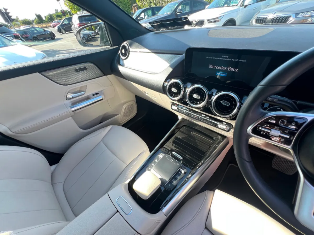 Mercedes-Benz GLA SUV, Petrol, 2023, Grey