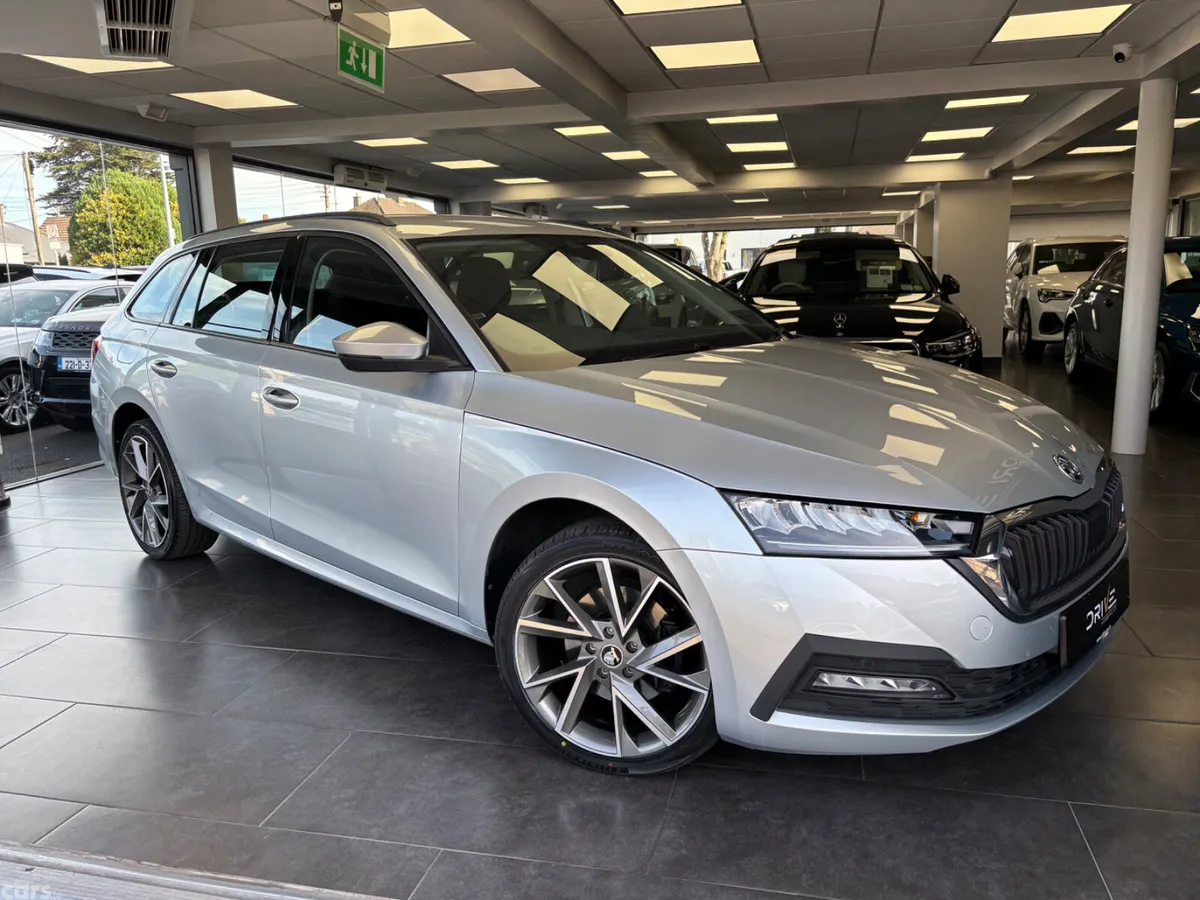 Skoda Octavia Estate, Petrol Plug-in Hybrid, 2023, Silver