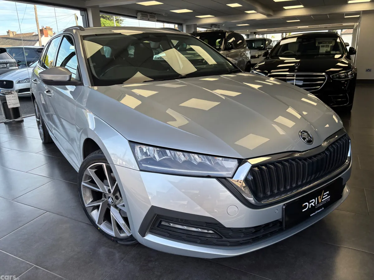 Skoda Octavia Estate, Petrol Plug-in Hybrid, 2023, Silver