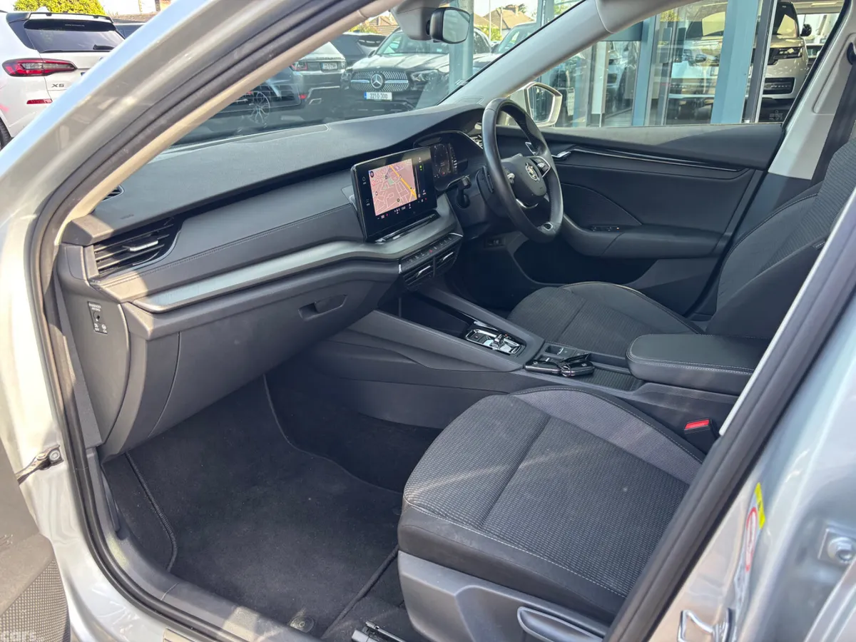 Skoda Octavia Estate, Petrol Plug-in Hybrid, 2023, Silver