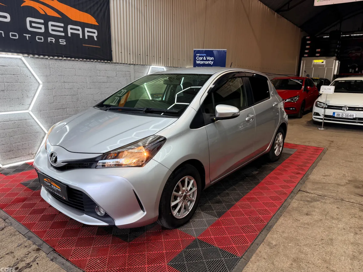 Toyota Vitz Hatchback, Petrol, 2015, Silver