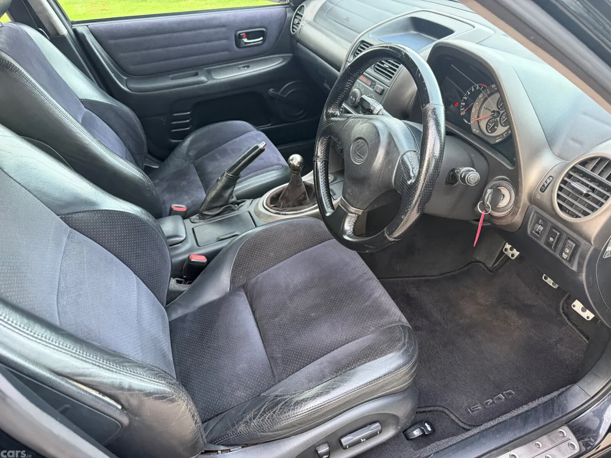 Lexus IS Saloon, Petrol, 2000, Black