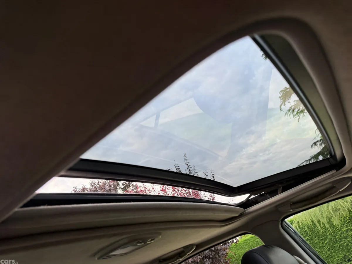 Lexus IS Saloon, Petrol, 2000, Black