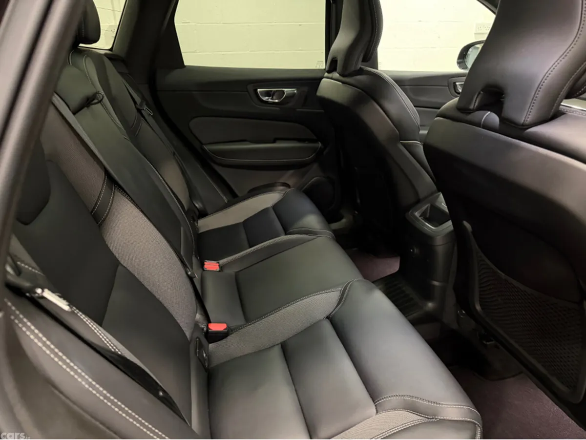 Volvo XC60 SUV, Petrol Plug-in Hybrid, 2023, Grey