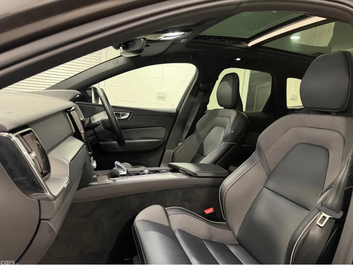 Volvo XC60 SUV, Petrol Plug-in Hybrid, 2023, Grey
