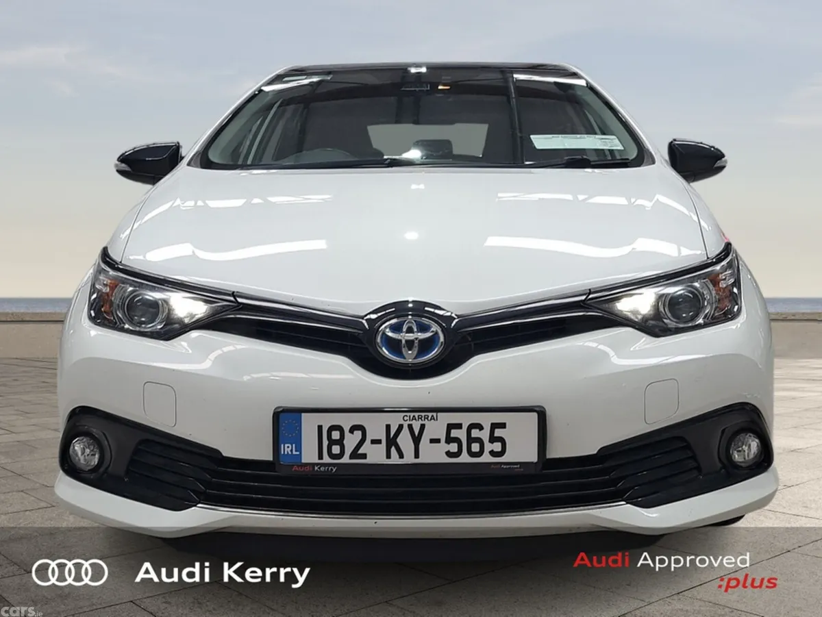Toyota Auris MPV, Petrol Hybrid, 2018, White