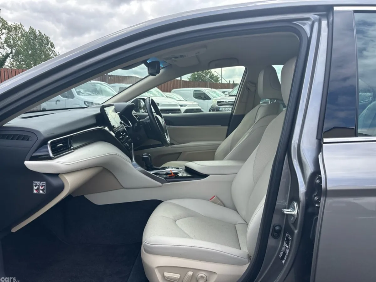 Toyota Camry Saloon, Petrol Hybrid, 2023, Grey