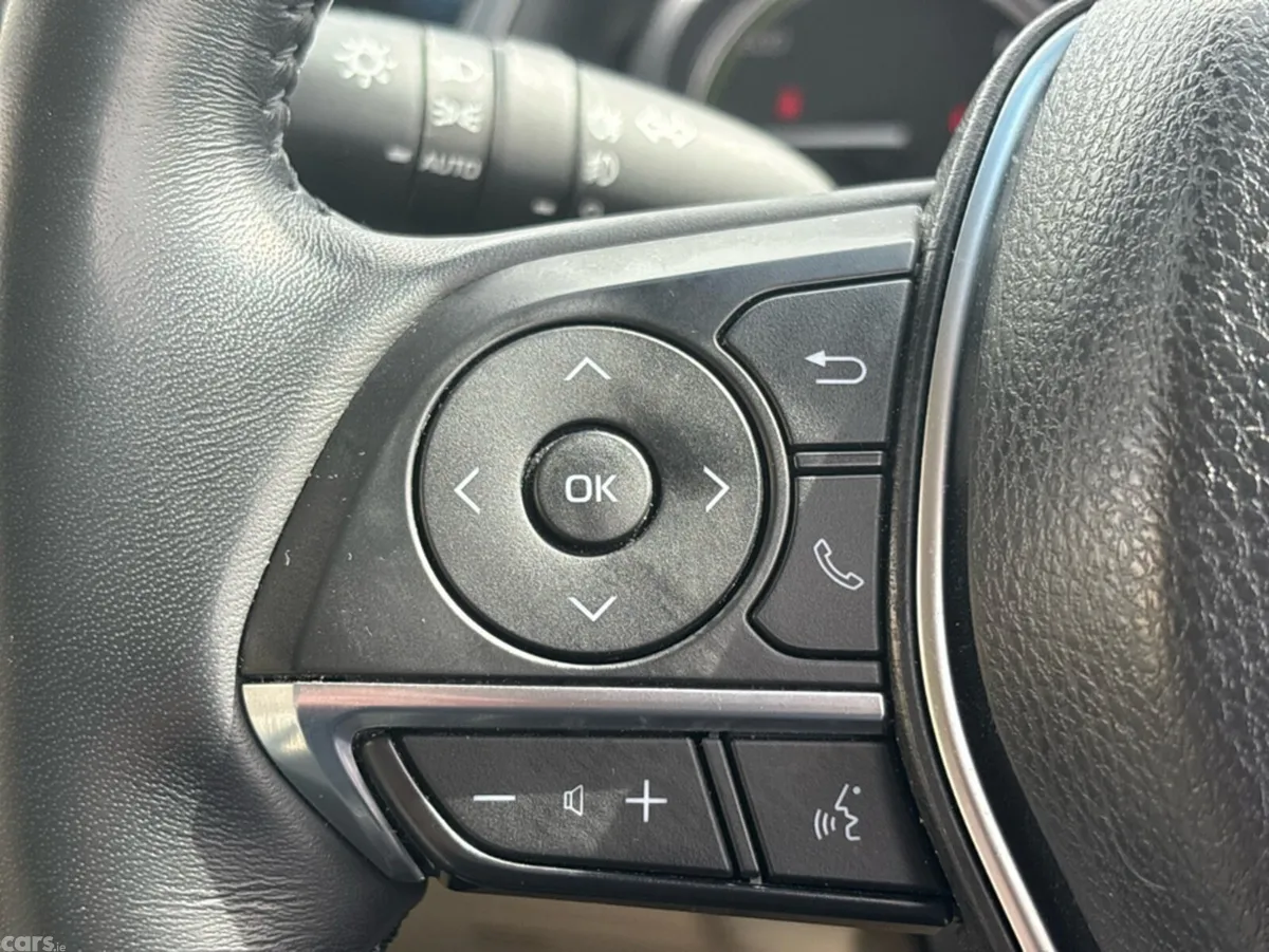 Toyota Camry Saloon, Petrol Hybrid, 2023, Grey