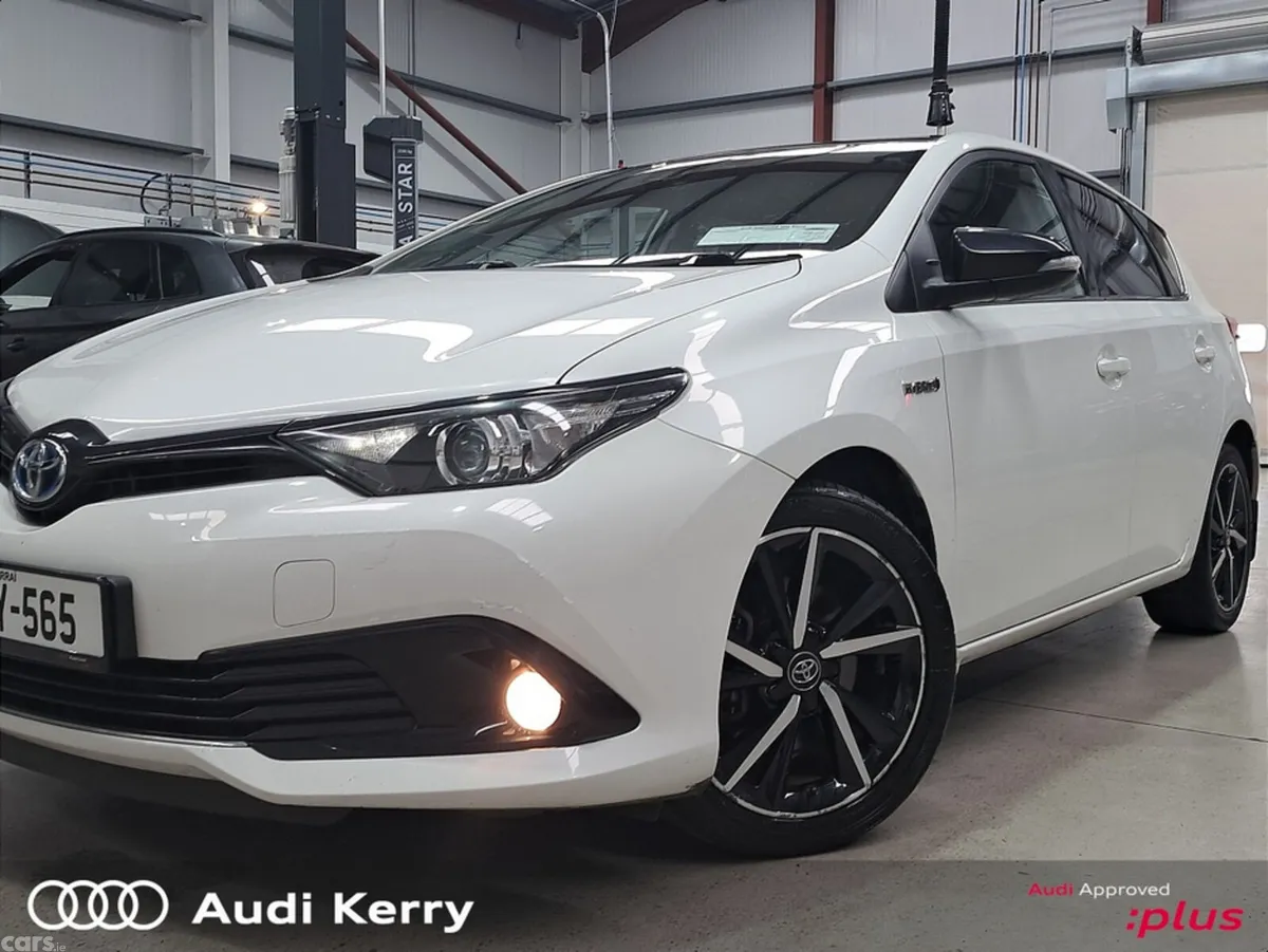 Toyota Auris MPV, Petrol Hybrid, 2018, White