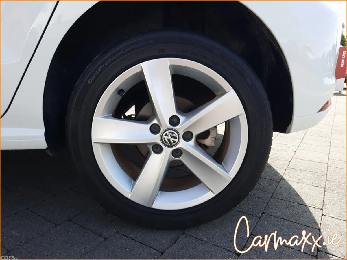 Volkswagen Polo Hatchback, Petrol, 2017, White
