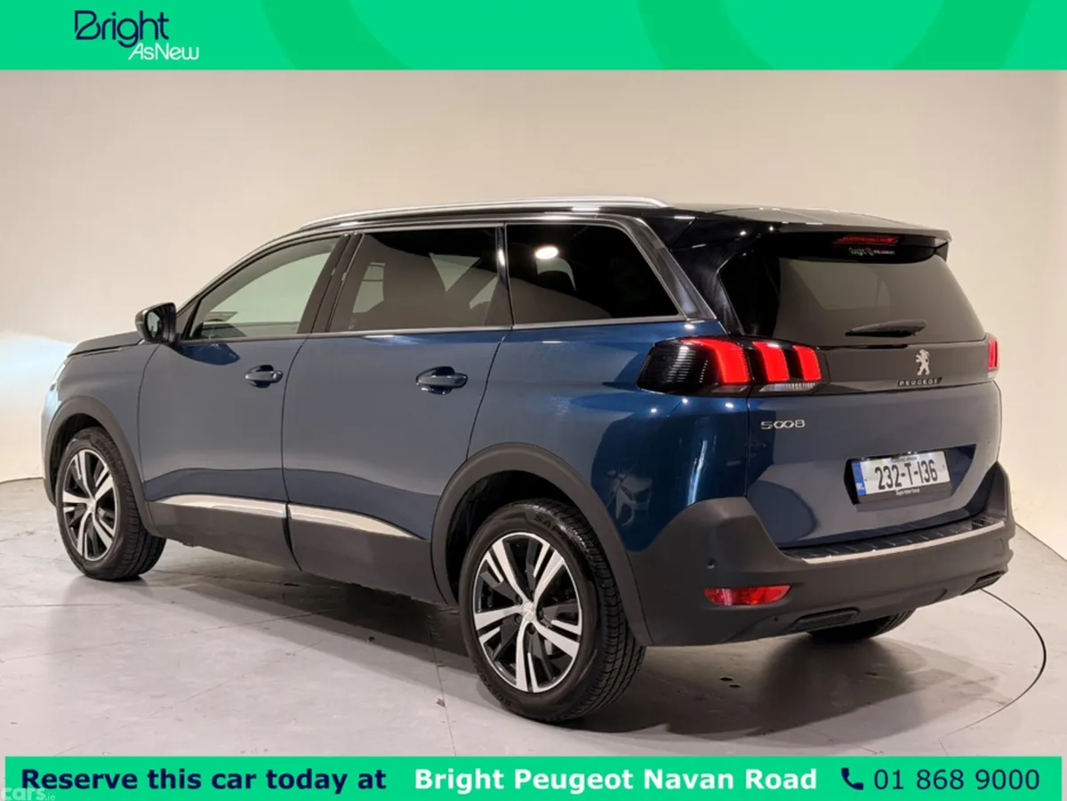 Peugeot 5008 MPV, Diesel, 2023, Blue