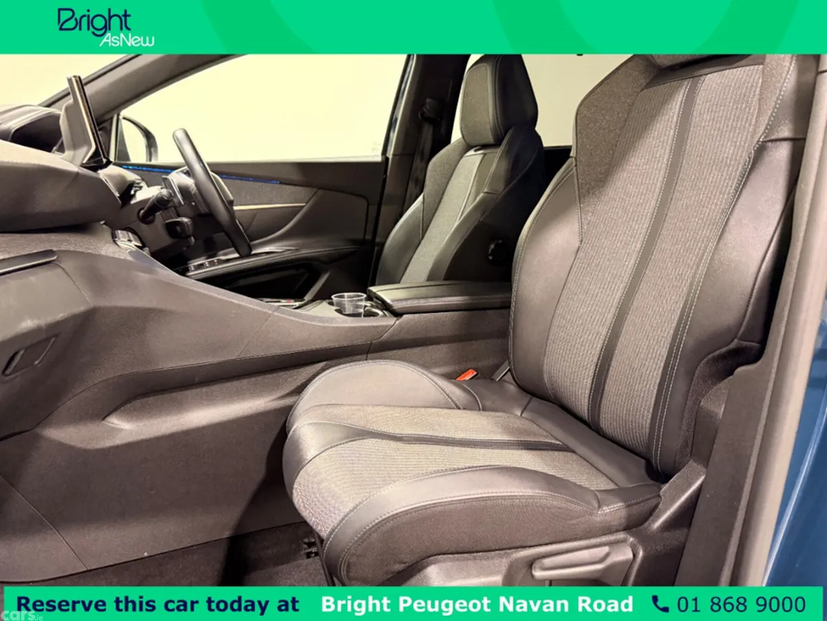 Peugeot 5008 MPV, Diesel, 2023, Blue