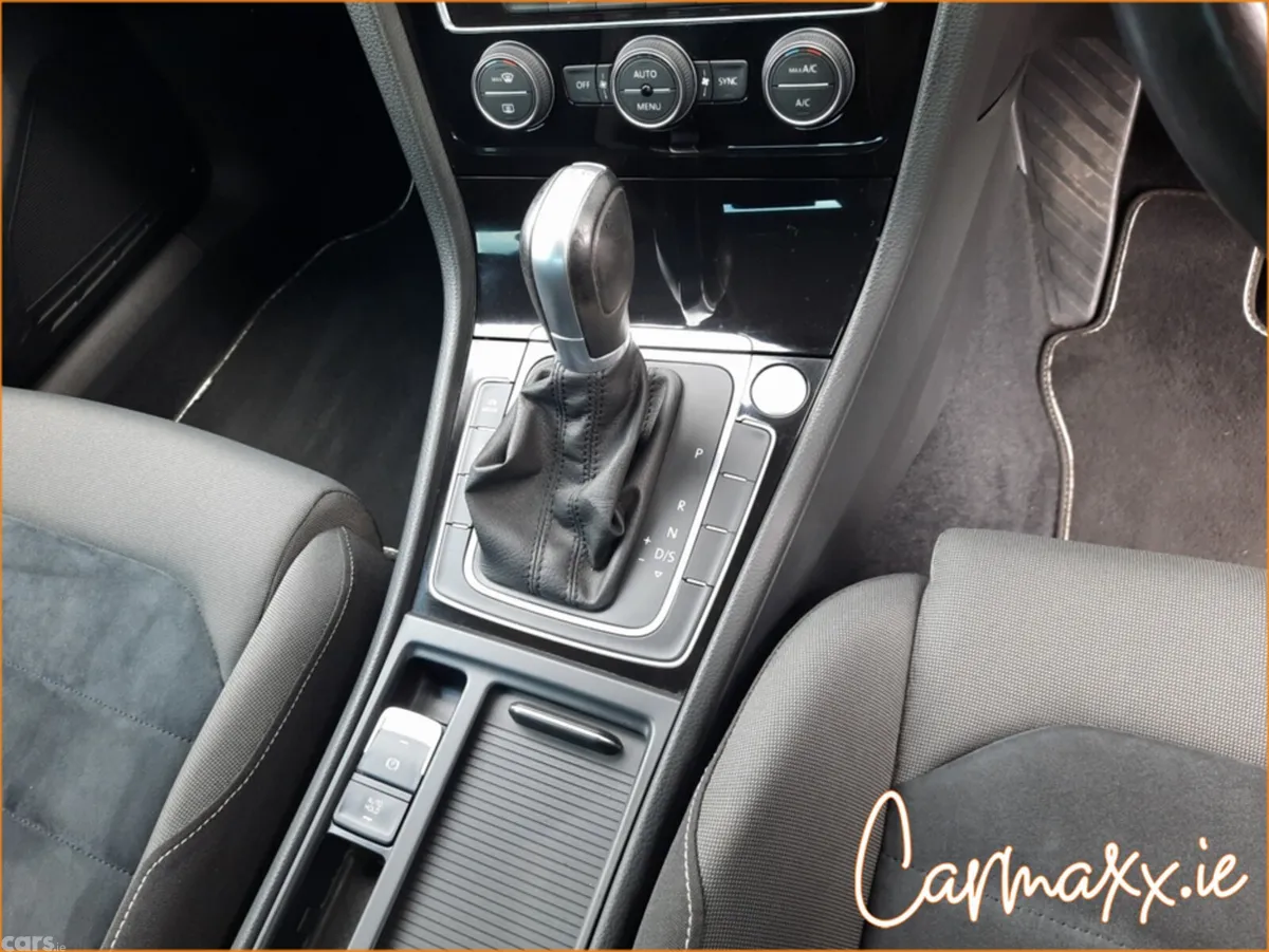 Volkswagen Golf Hatchback, Petrol, 2017, Silver