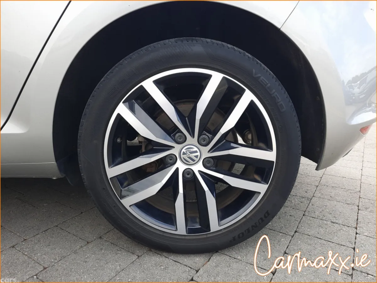 Volkswagen Golf Hatchback, Petrol, 2017, Silver
