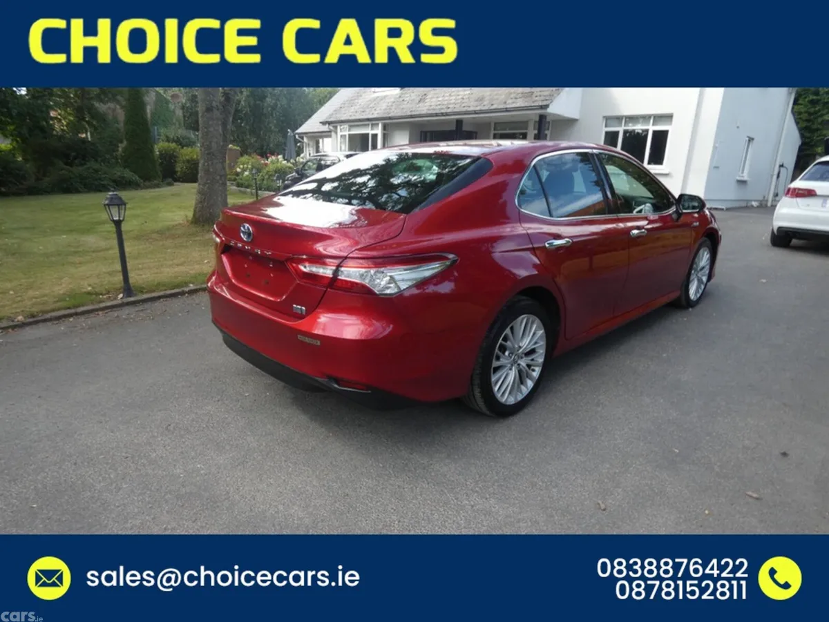 Toyota Camry Saloon, Petrol Hybrid, 2018, Red