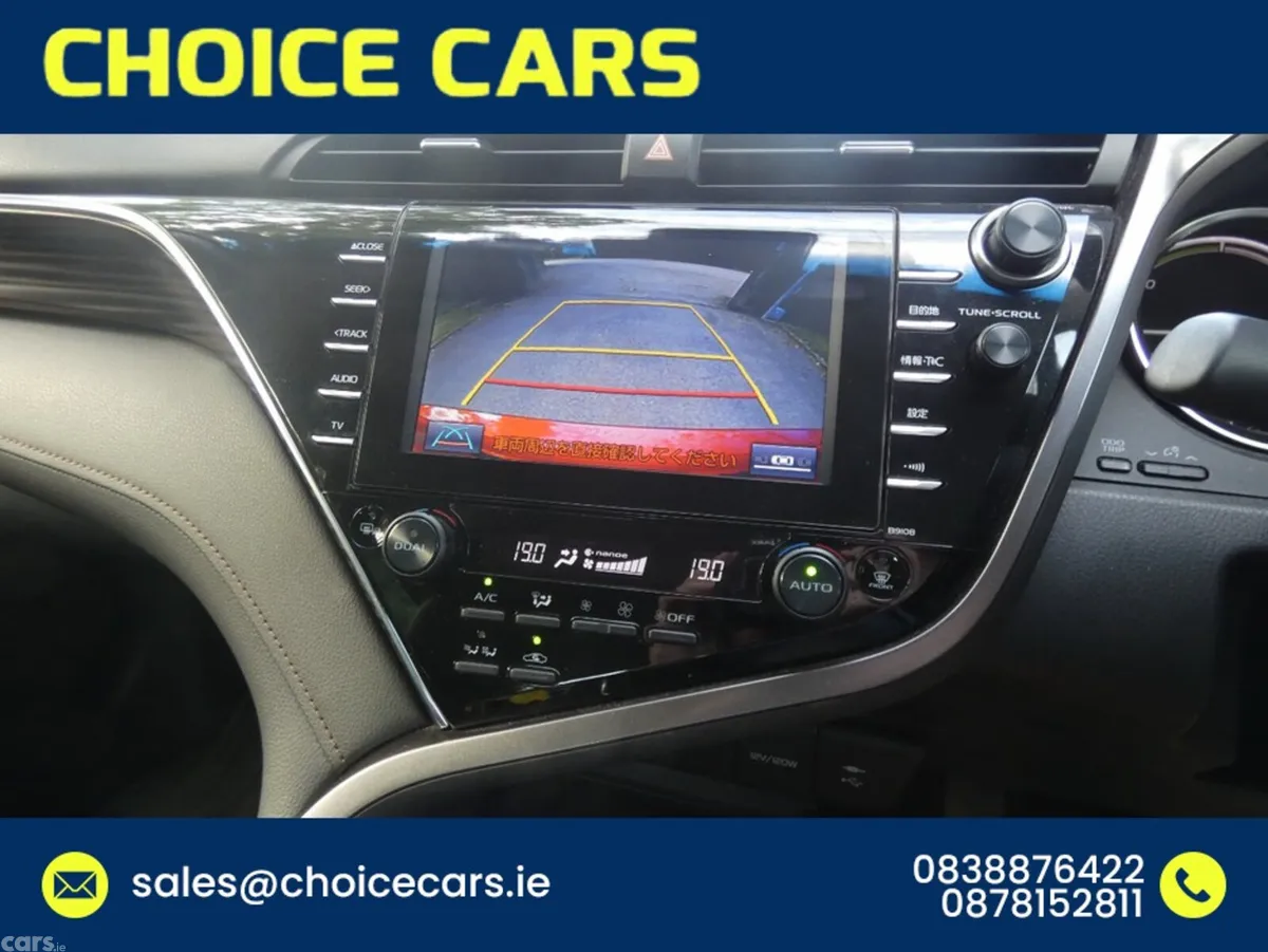 Toyota Camry Saloon, Petrol Hybrid, 2018, Red