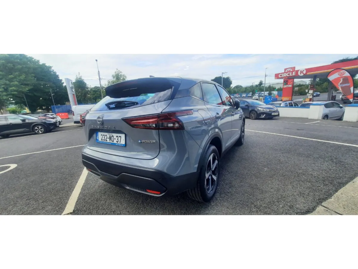 Nissan Qashqai MPV, Petrol, 2023, Grey